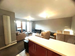 Living area- click for photo gallery